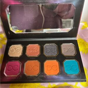 DC Eyeshadow Palette - Vibrant Multi-Color Collection